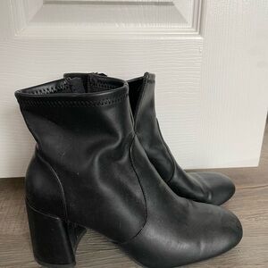 Elegant Black Heeled Boots